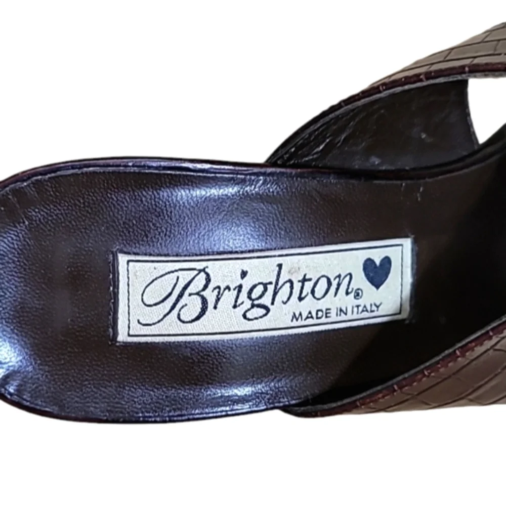 Brighton Ryan Brown Croc Embossed Leather Sandals Square Toe Sz 6